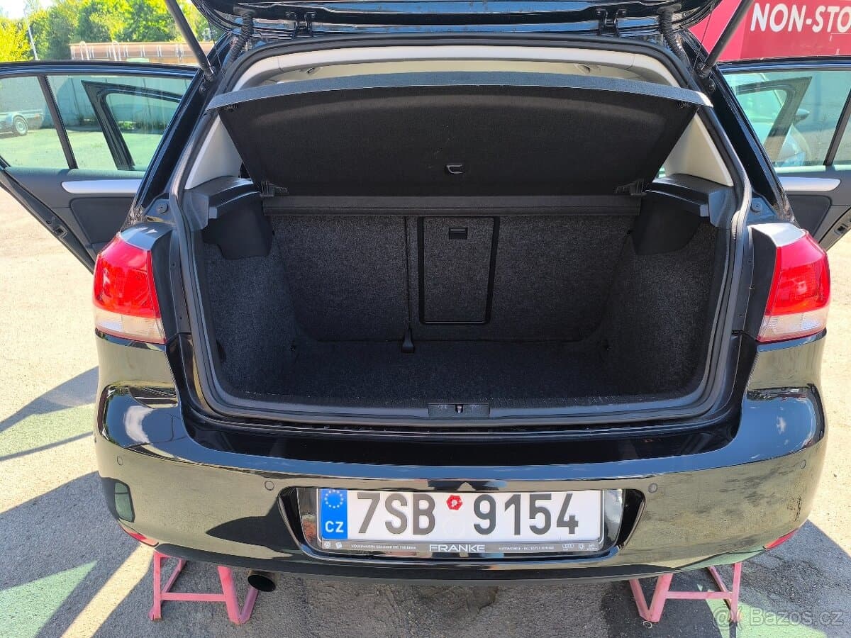 2012 Volkswagen GOLF - 16