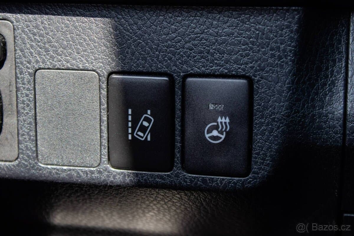 2018 Toyota RAV4 - 16