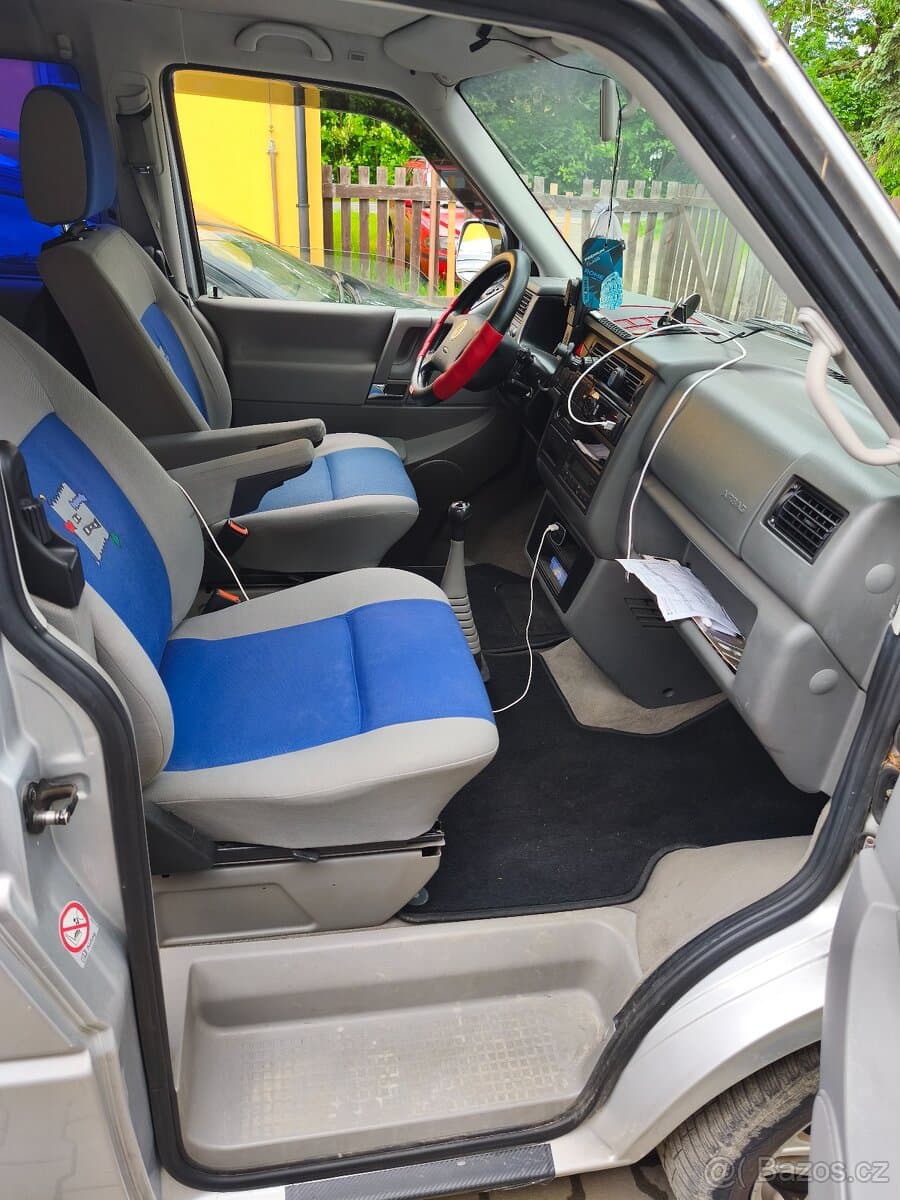2002 Volkswagen MULTIVAN - 16