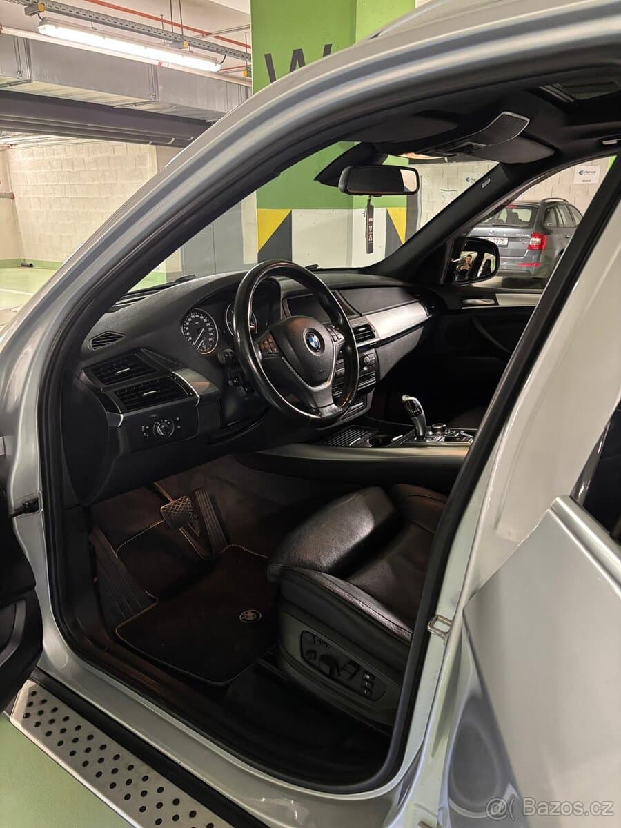 2011 BMW X5 - 16