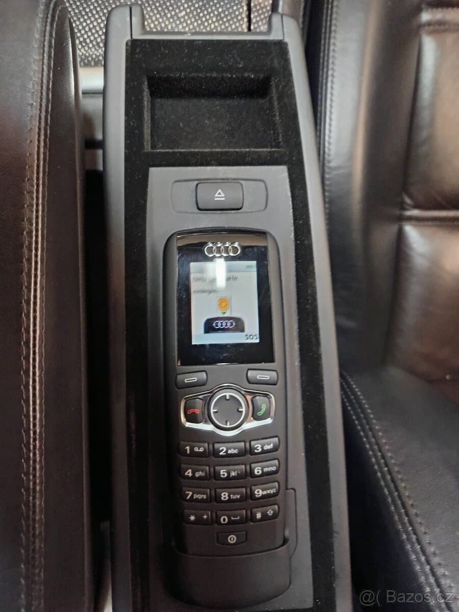 2008 Audi S8 - 16