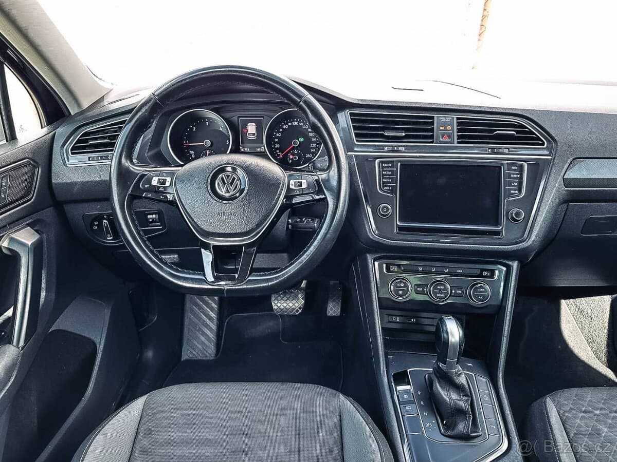 2016 Volkswagen TIGUAN - 16