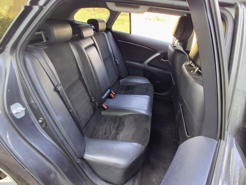 2013 Toyota AVENSIS - 16