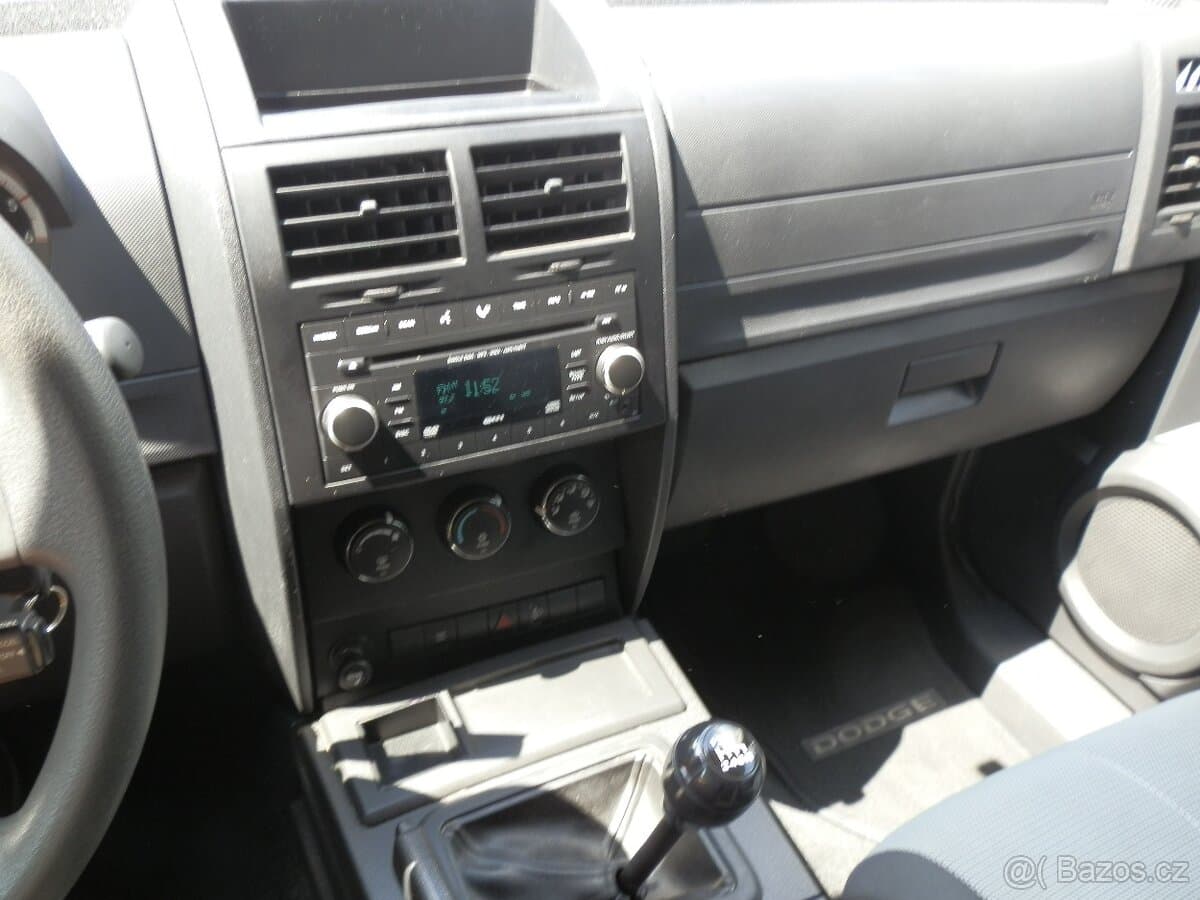 2007 Dodge NITRO - 16