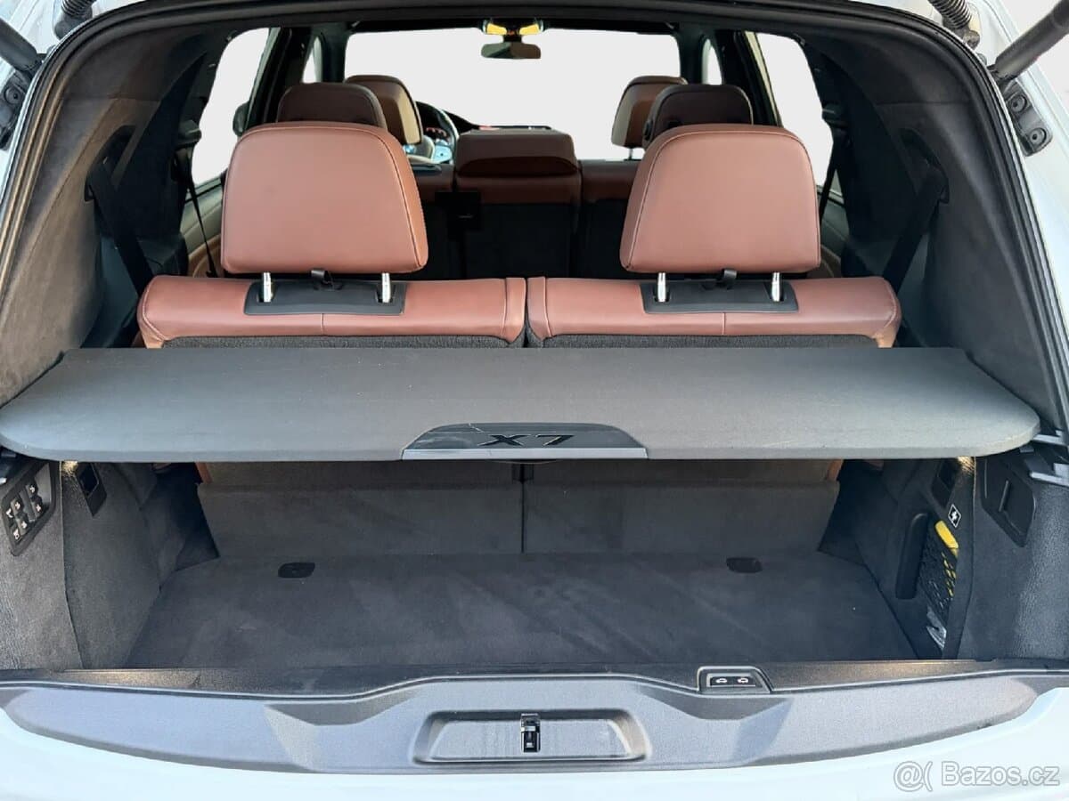 2019 BMW X7 - 16