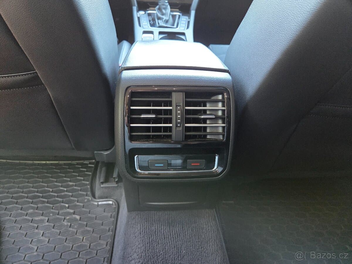 2016 Volkswagen PASSAT - 16