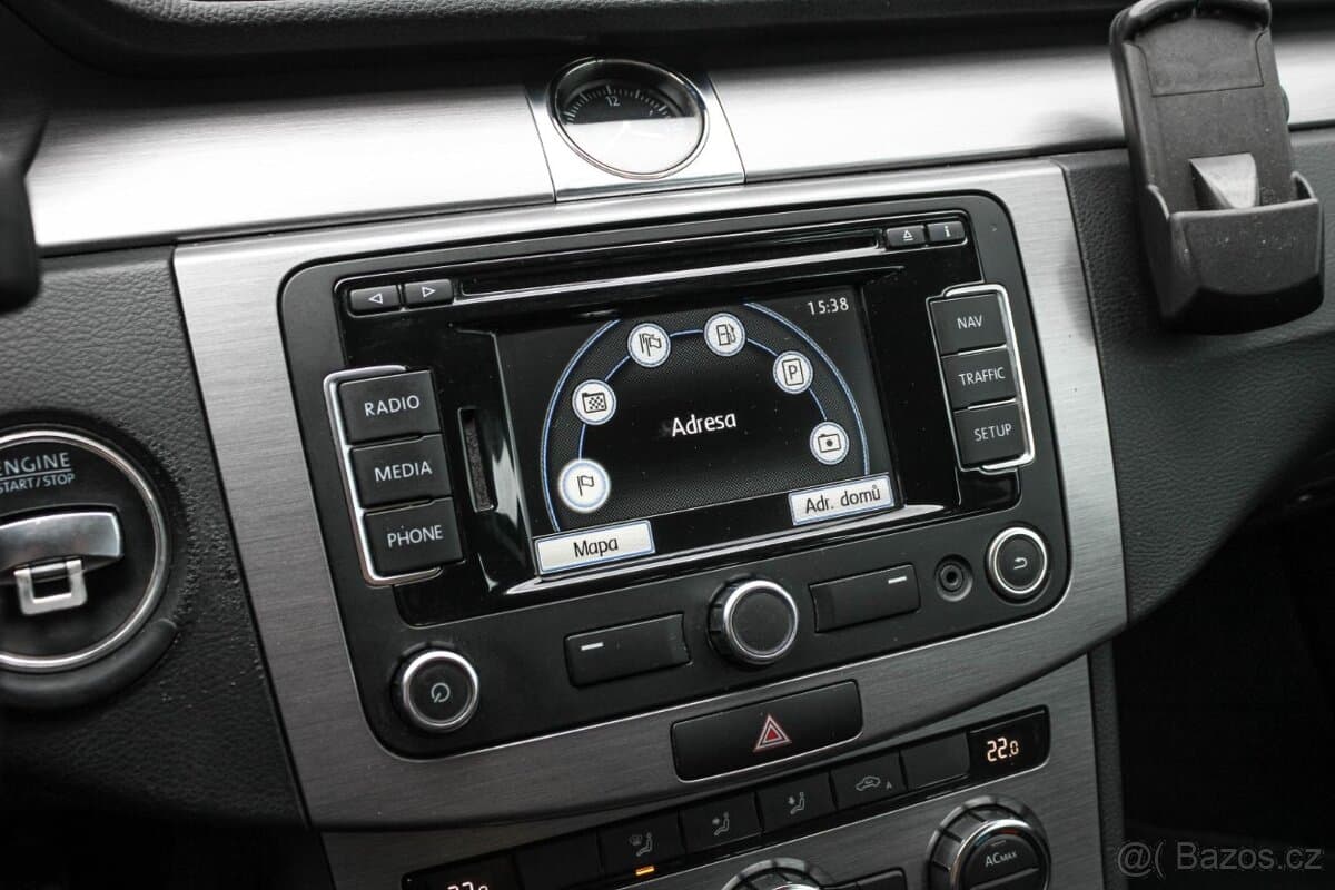 2012 Volkswagen PASSAT - 16