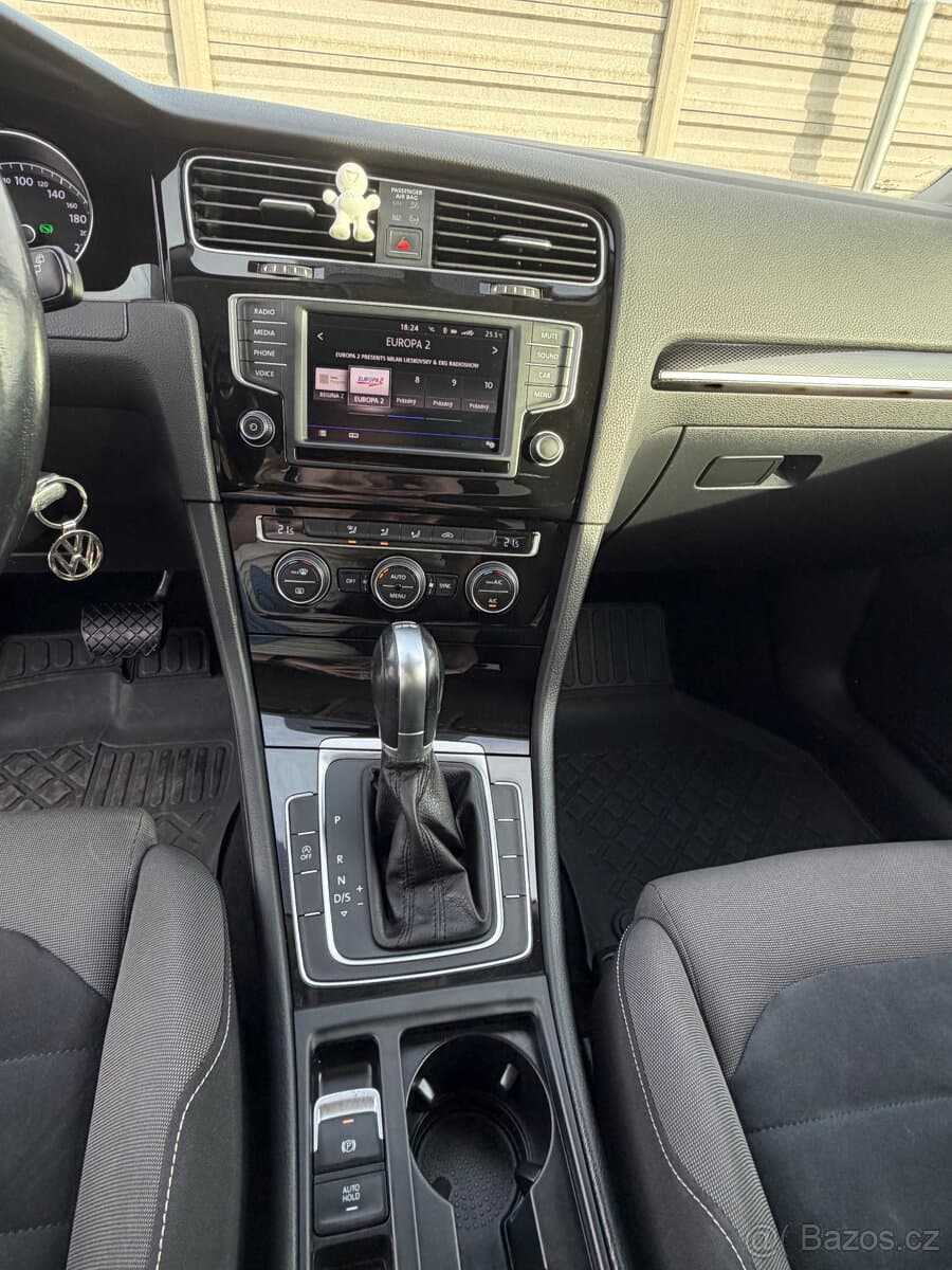 2017 Volkswagen GOLF - 16