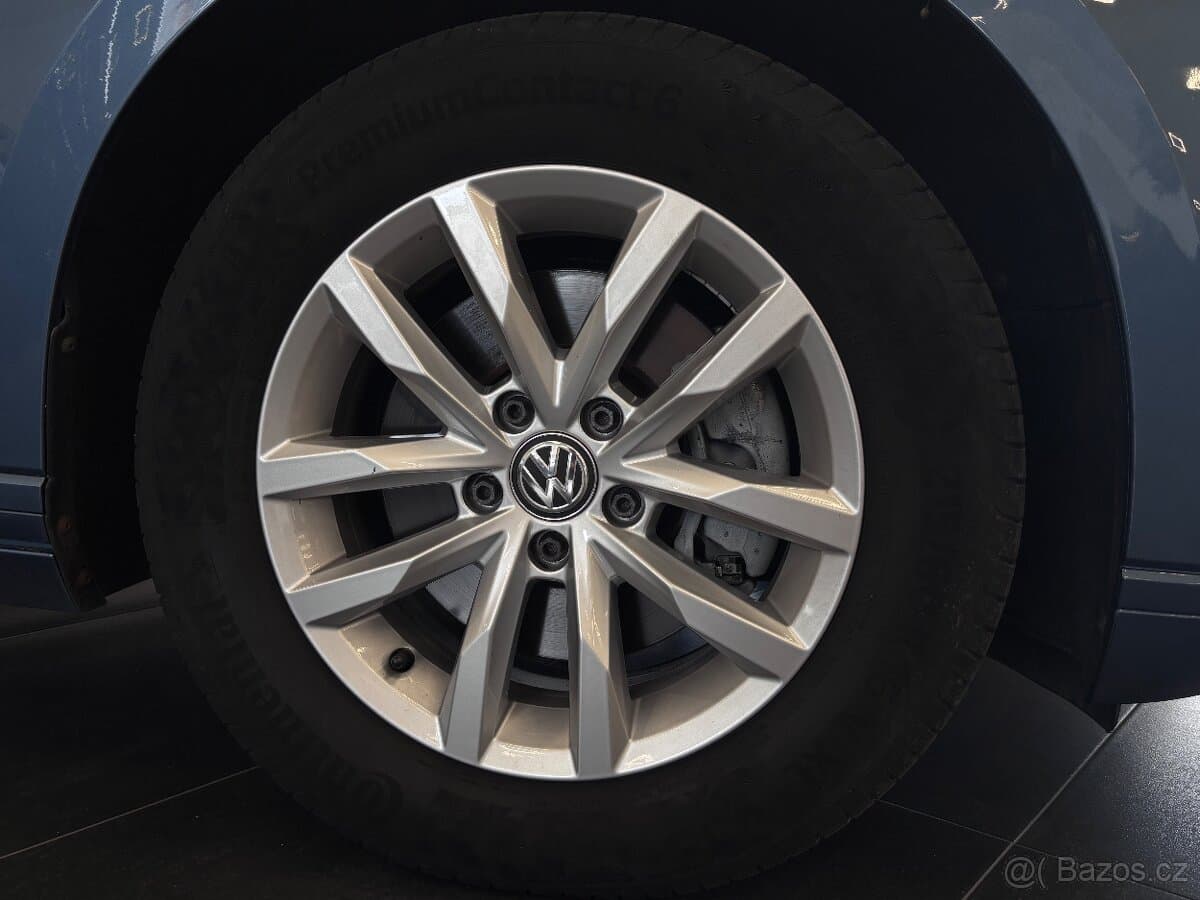 2016 Volkswagen PASSAT - 16