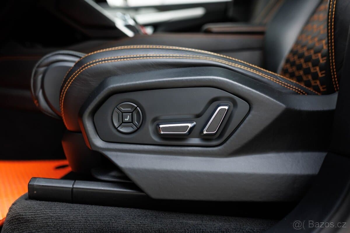2020 Lamborghini URUS - 16