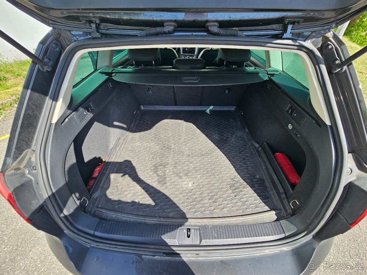 2018 Volkswagen PASSAT - 16