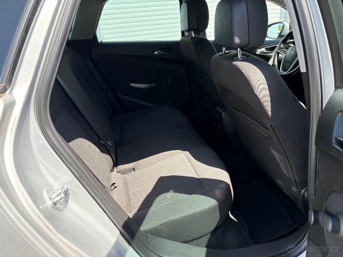 2011 Opel ASTRA - 16
