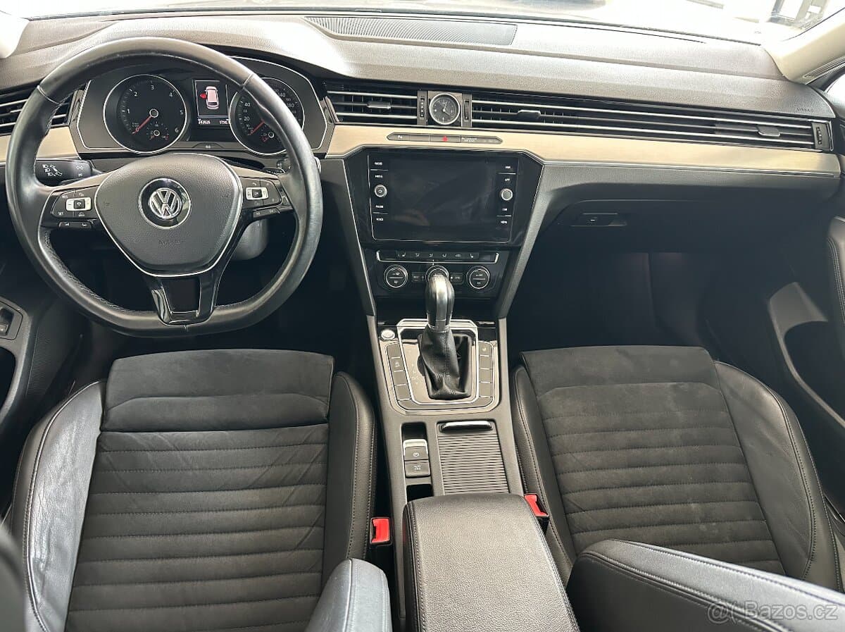 2018 Volkswagen PASSAT - 16