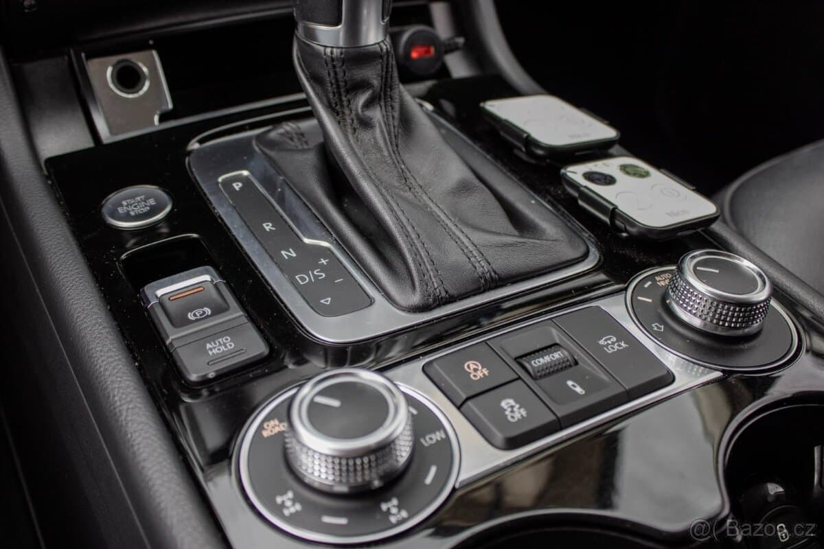 2016 Volkswagen TOUAREG - 16