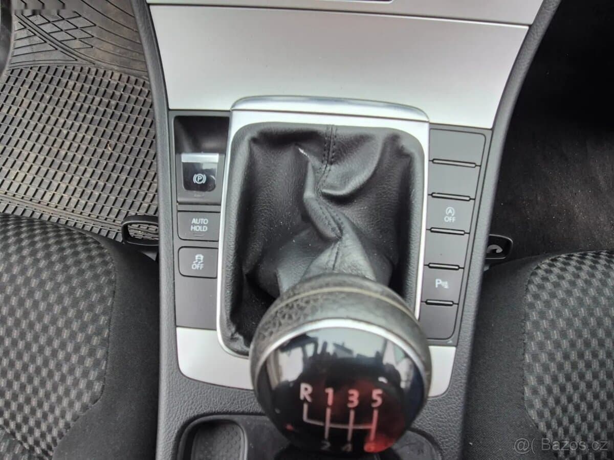 2012 Volkswagen PASSAT - 16