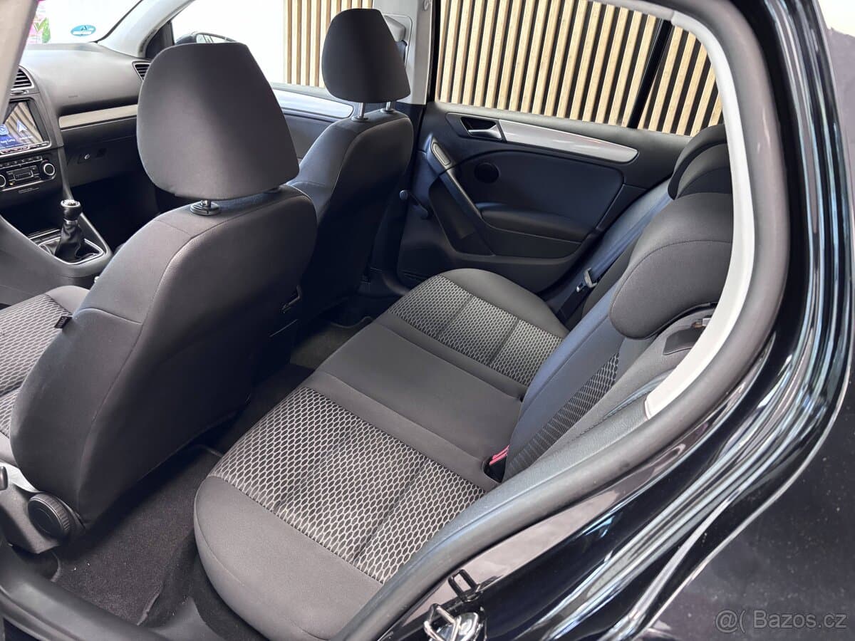 2011 Volkswagen GOLF - 16