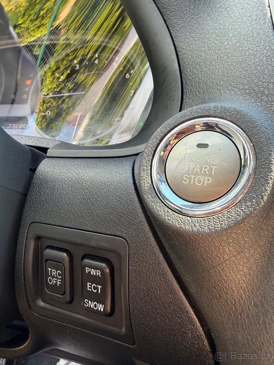 2005 Lexus IS - 16