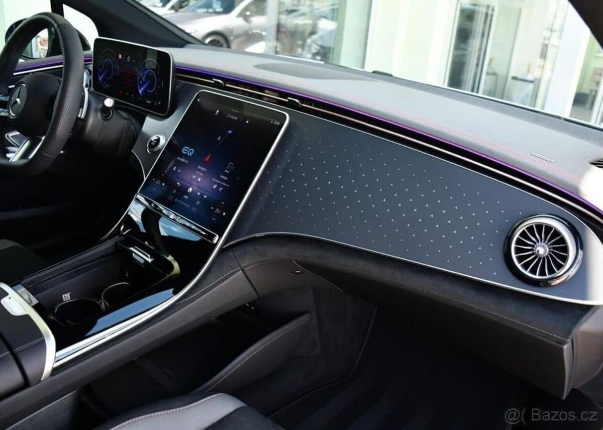 2025 Mercedes-Benz EQE - 16