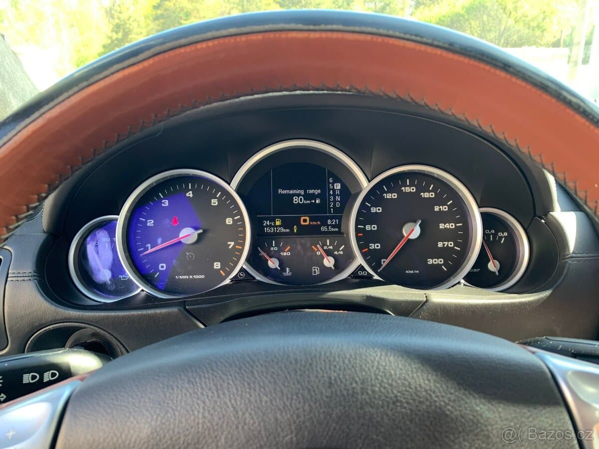 2009 Porsche CAYENNE - 16