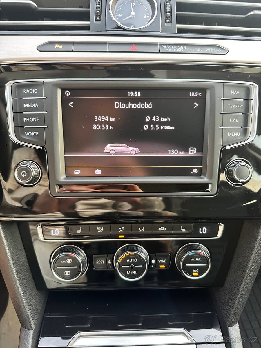 2016 Volkswagen PASSAT - 16