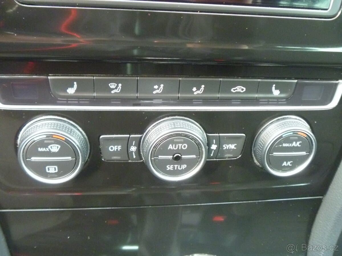 2013 Volkswagen GOLF - 16