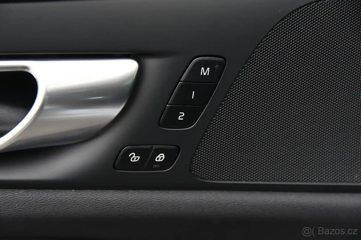2025 Volvo S60 - 16