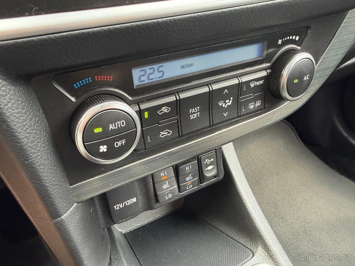 2013 Toyota AURIS - 16
