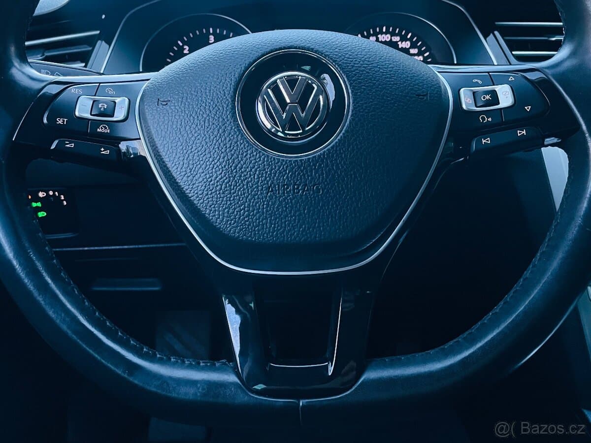 2016 Volkswagen PASSAT - 16