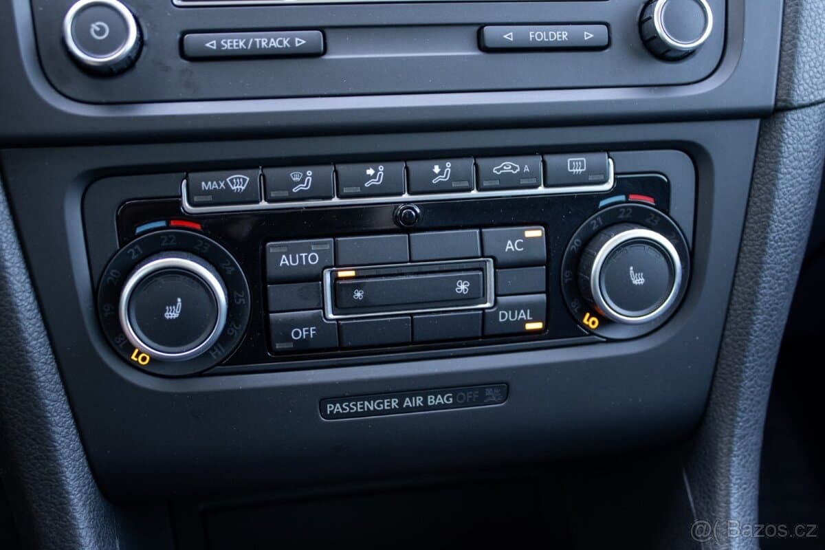 2011 Volkswagen GOLF - 16