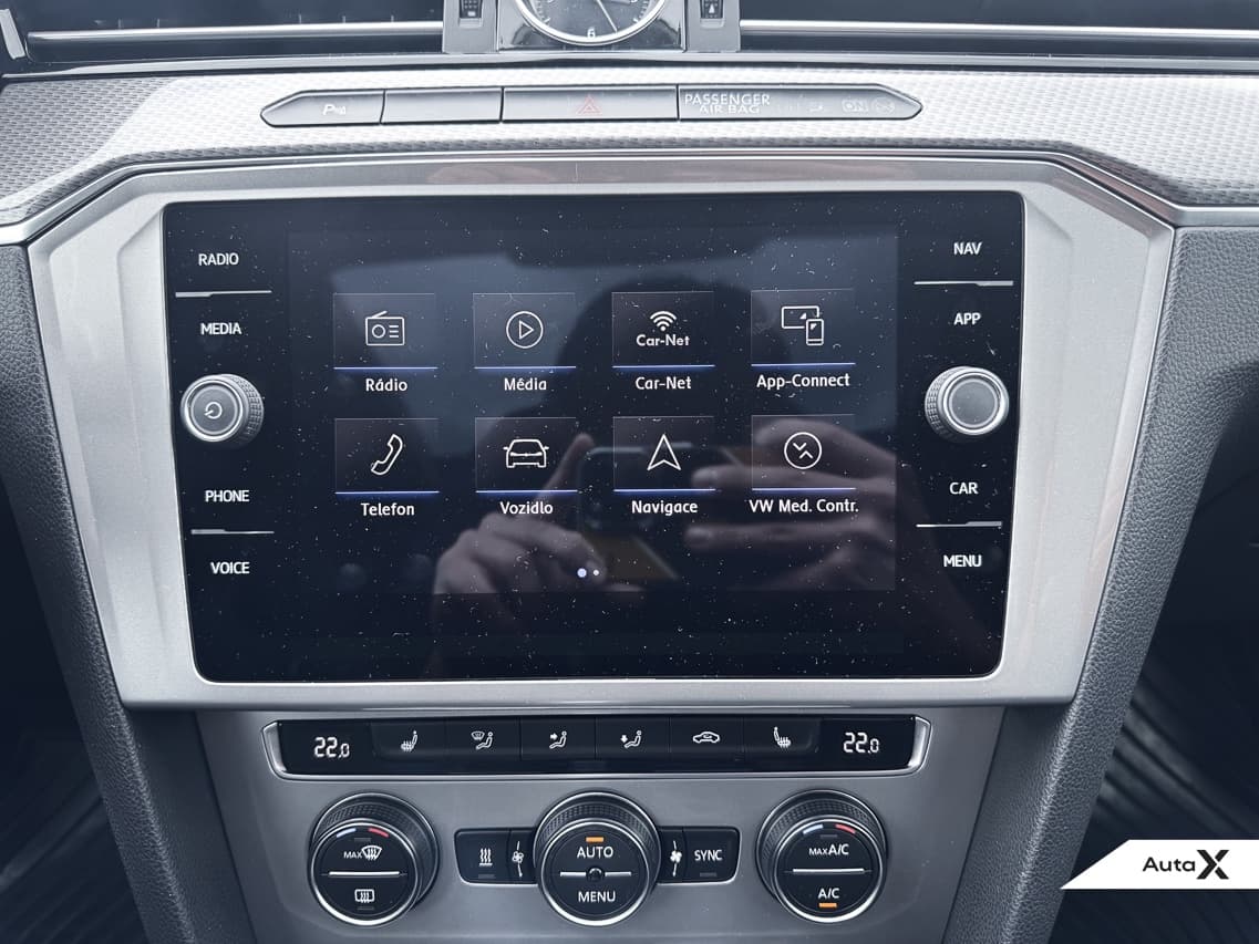 2017 Volkswagen PASSAT - 16