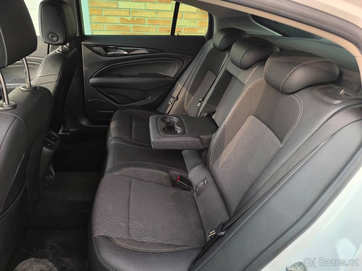 2018 Opel INSIGNIA - 16