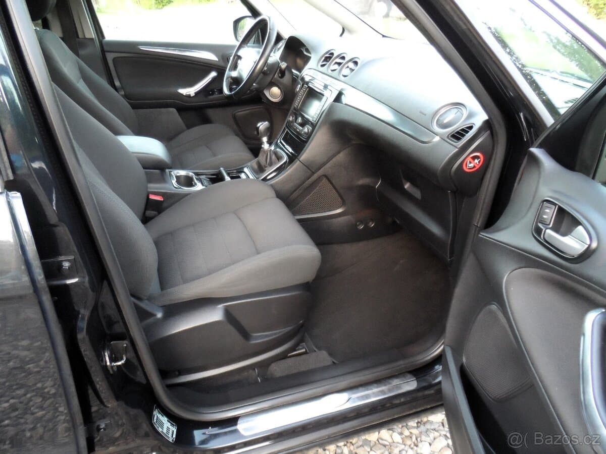 2011 Ford S-MAX - 16