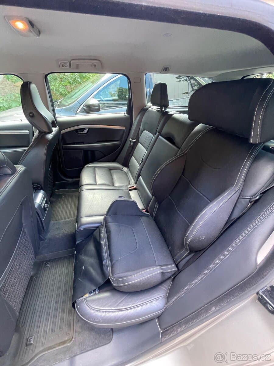 2013 Volvo XC70 - 16