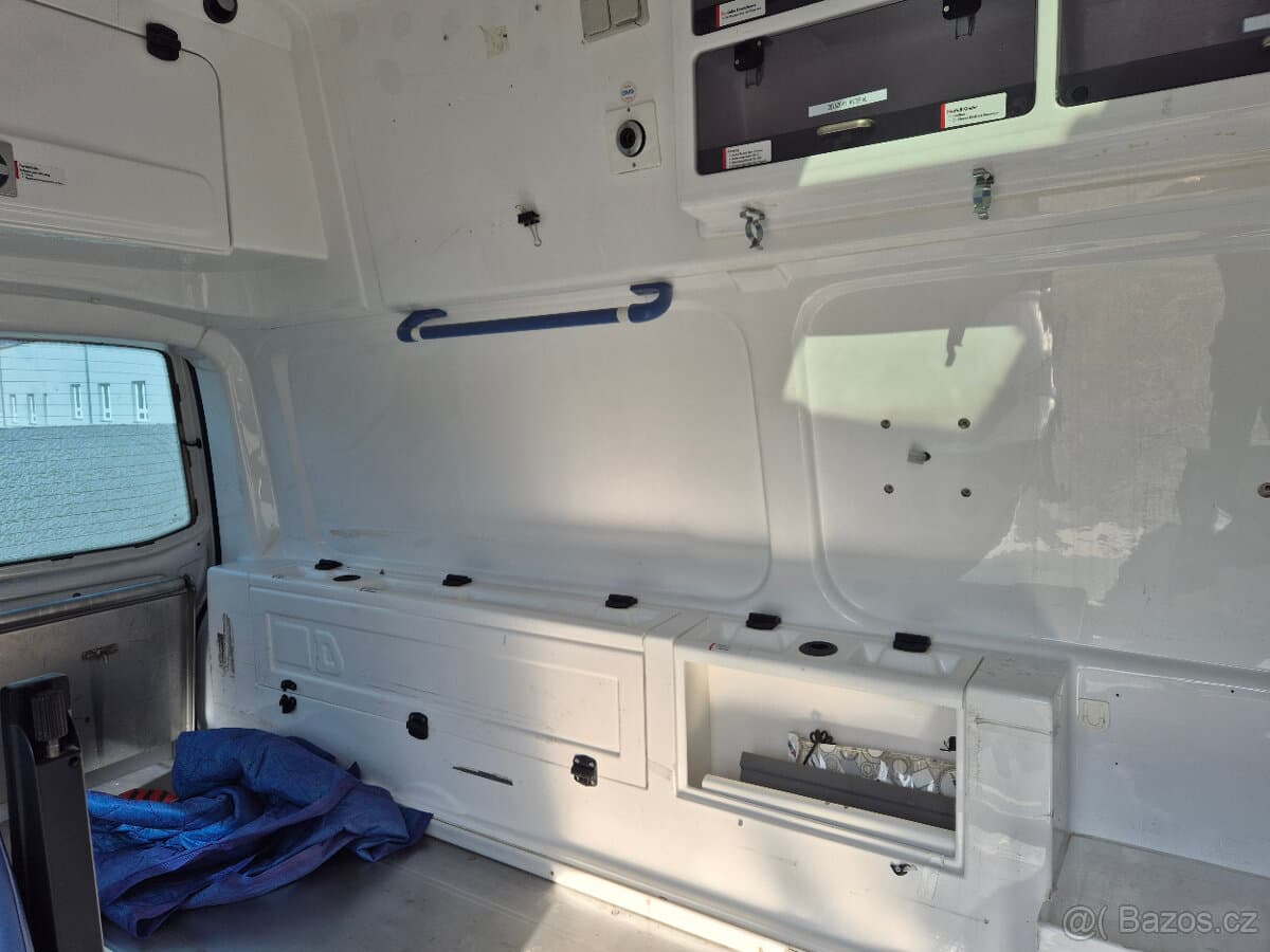 2012 Volkswagen TRANSPORTER - 16