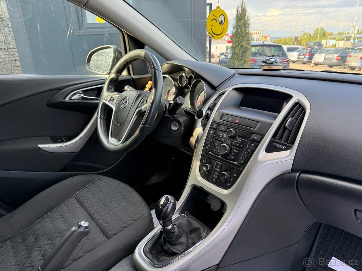 2013 Opel ASTRA - 16