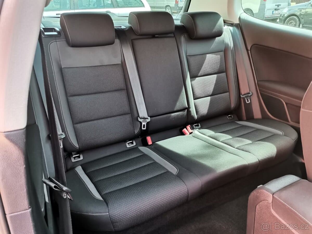 2010 Volkswagen GOLF - 16