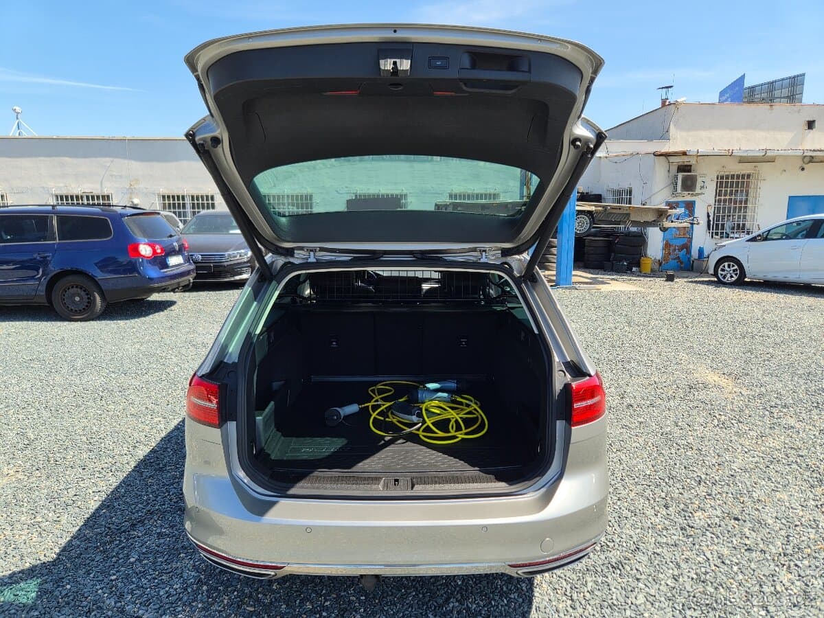 2015 Volkswagen PASSAT - 16