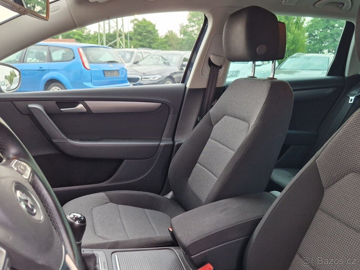 2013 Volkswagen PASSAT - 16