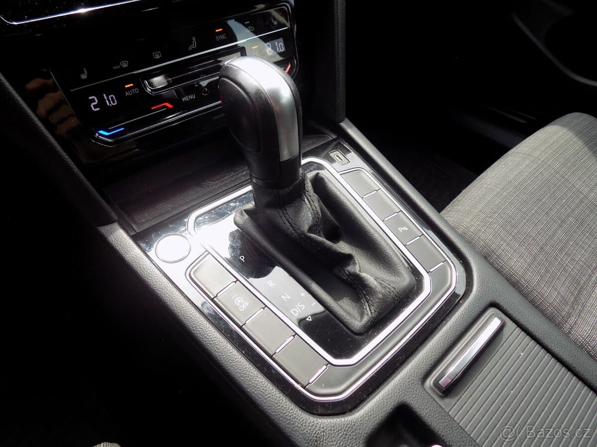 2021 Volkswagen PASSAT - 16