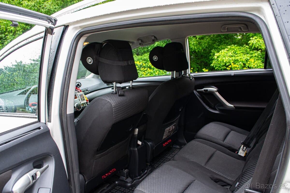 2011 Toyota VERSO - 16