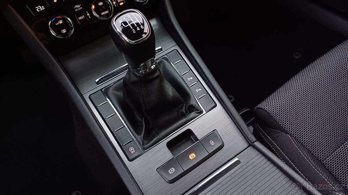 2022 Škoda SUPERB - 16
