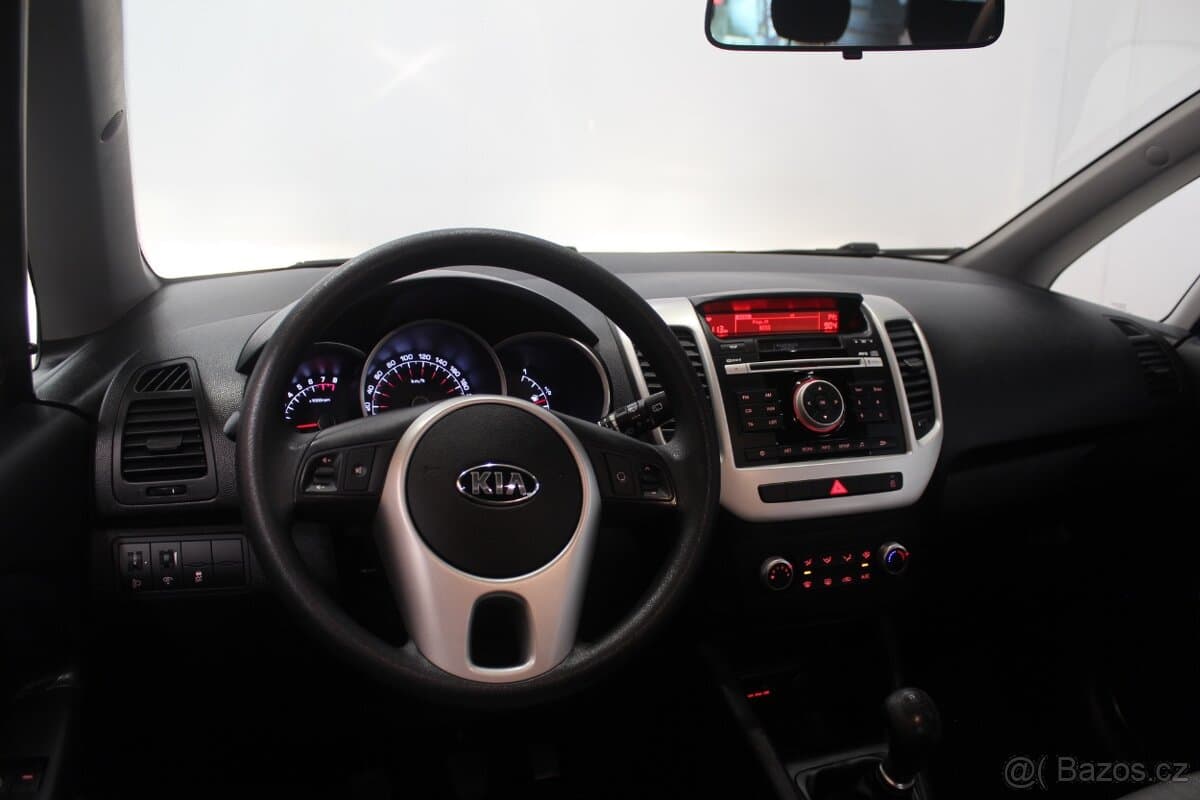 2016 Kia VENGA - 16
