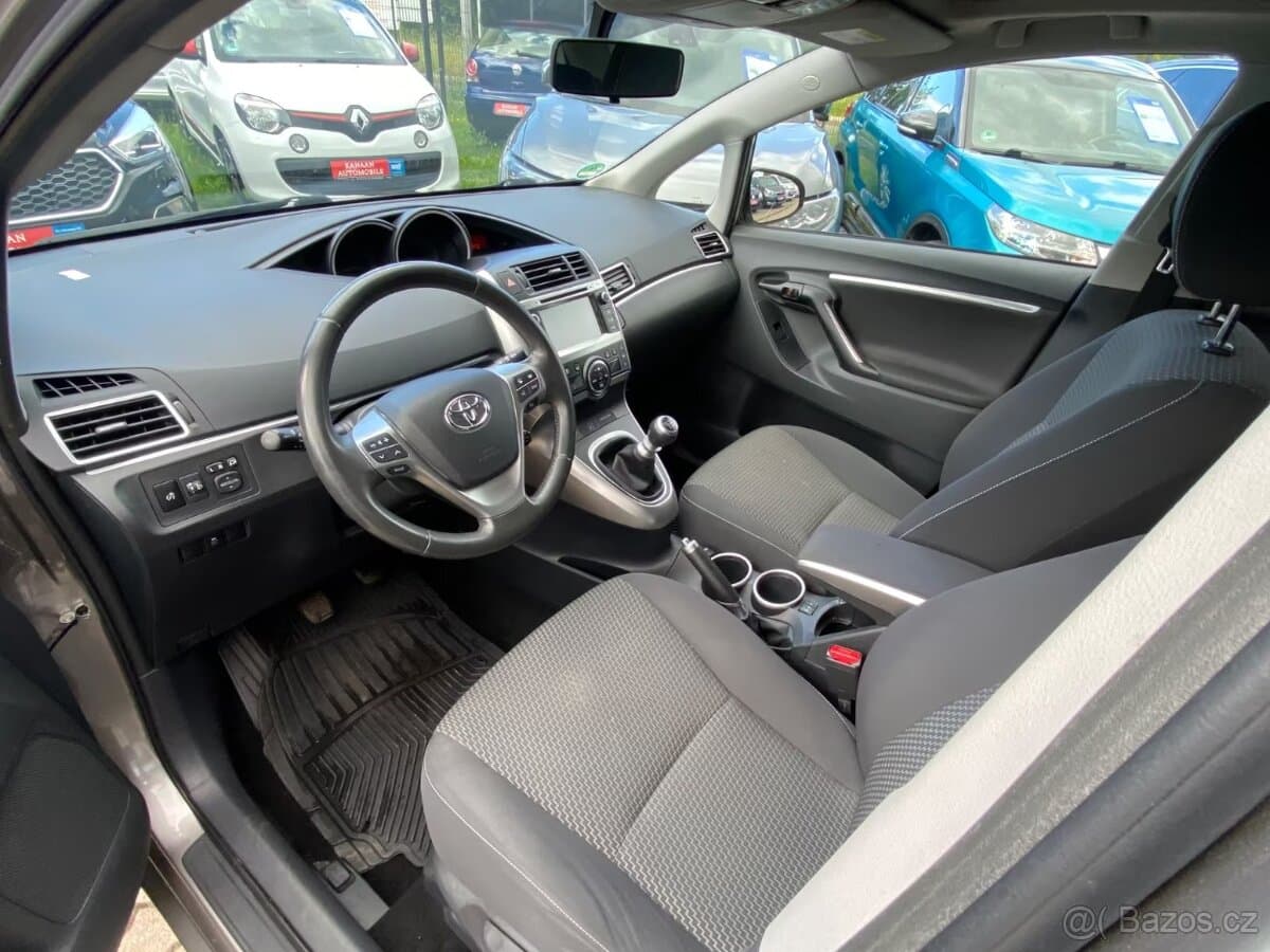 2015 Toyota VERSO - 16