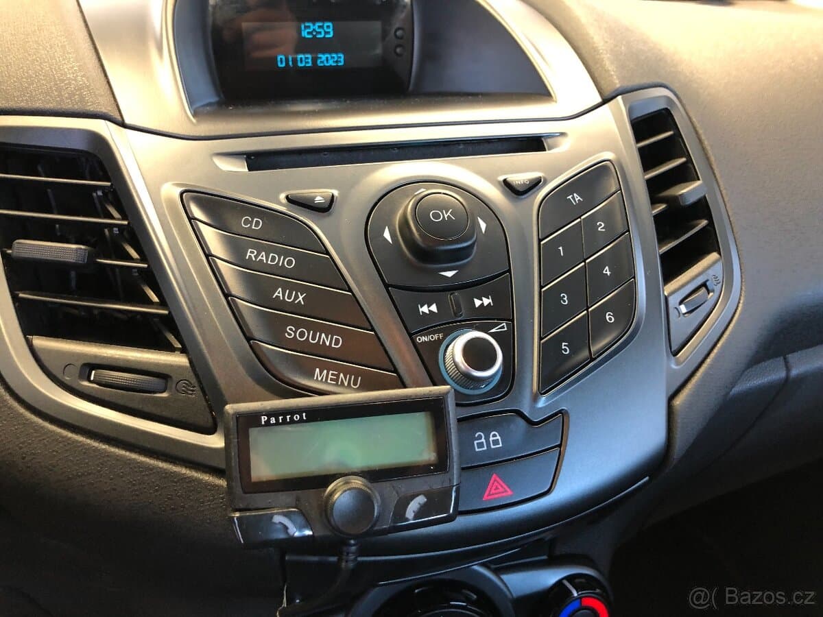 2014 Ford FIESTA - 16