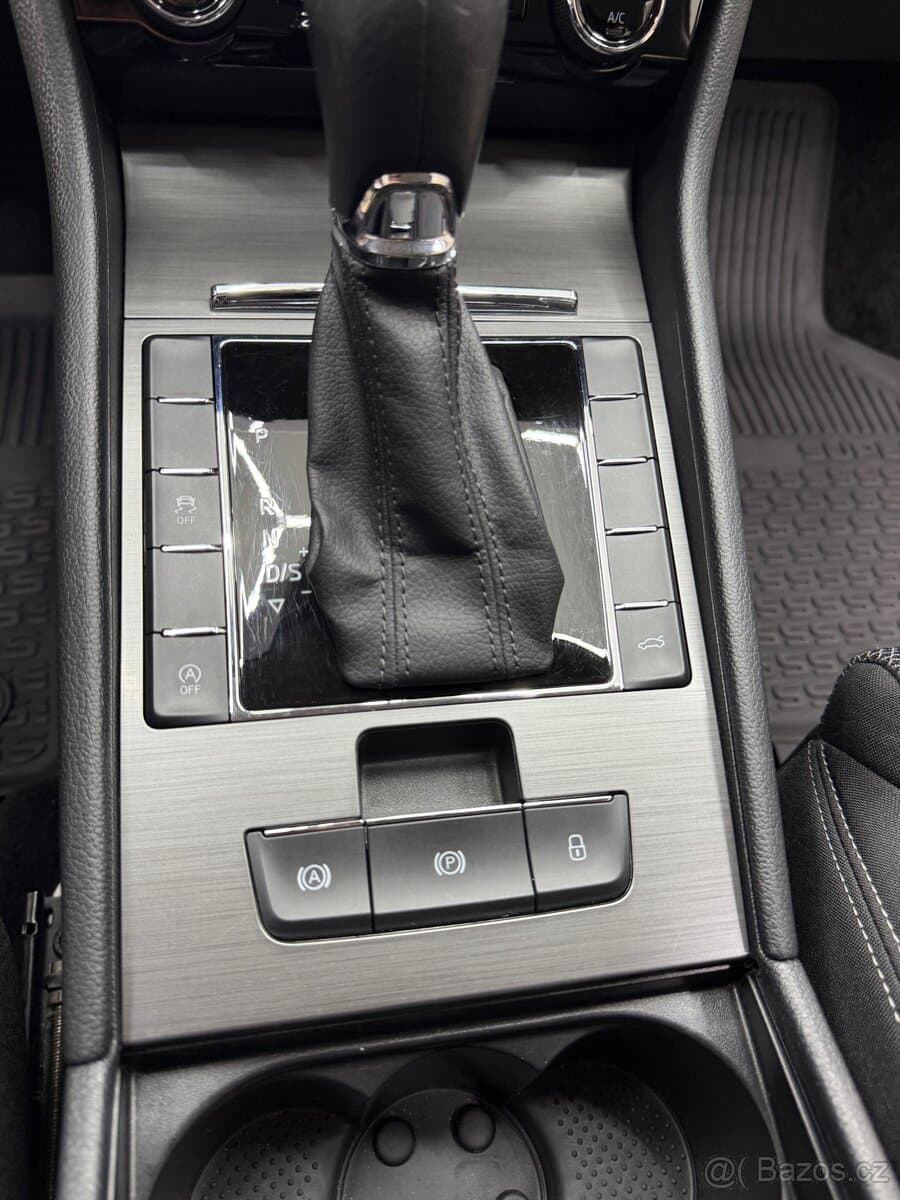 2020 Škoda SUPERB - 16