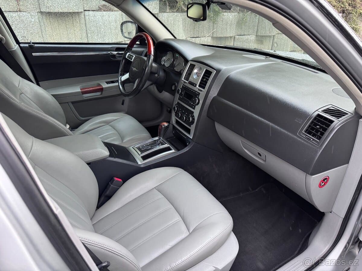 2007 Chrysler 300C - 16