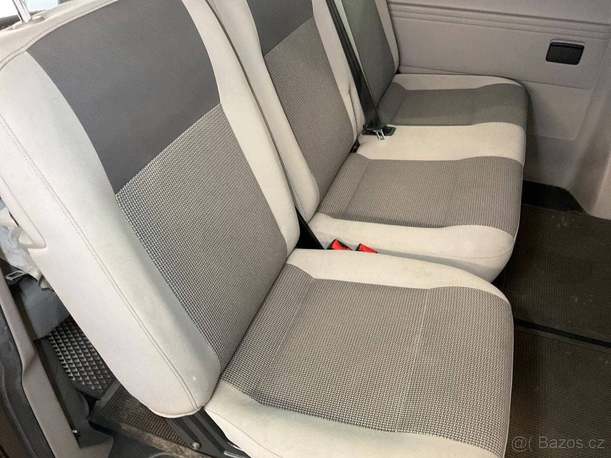 2011 Volkswagen CARAVELLE - 16