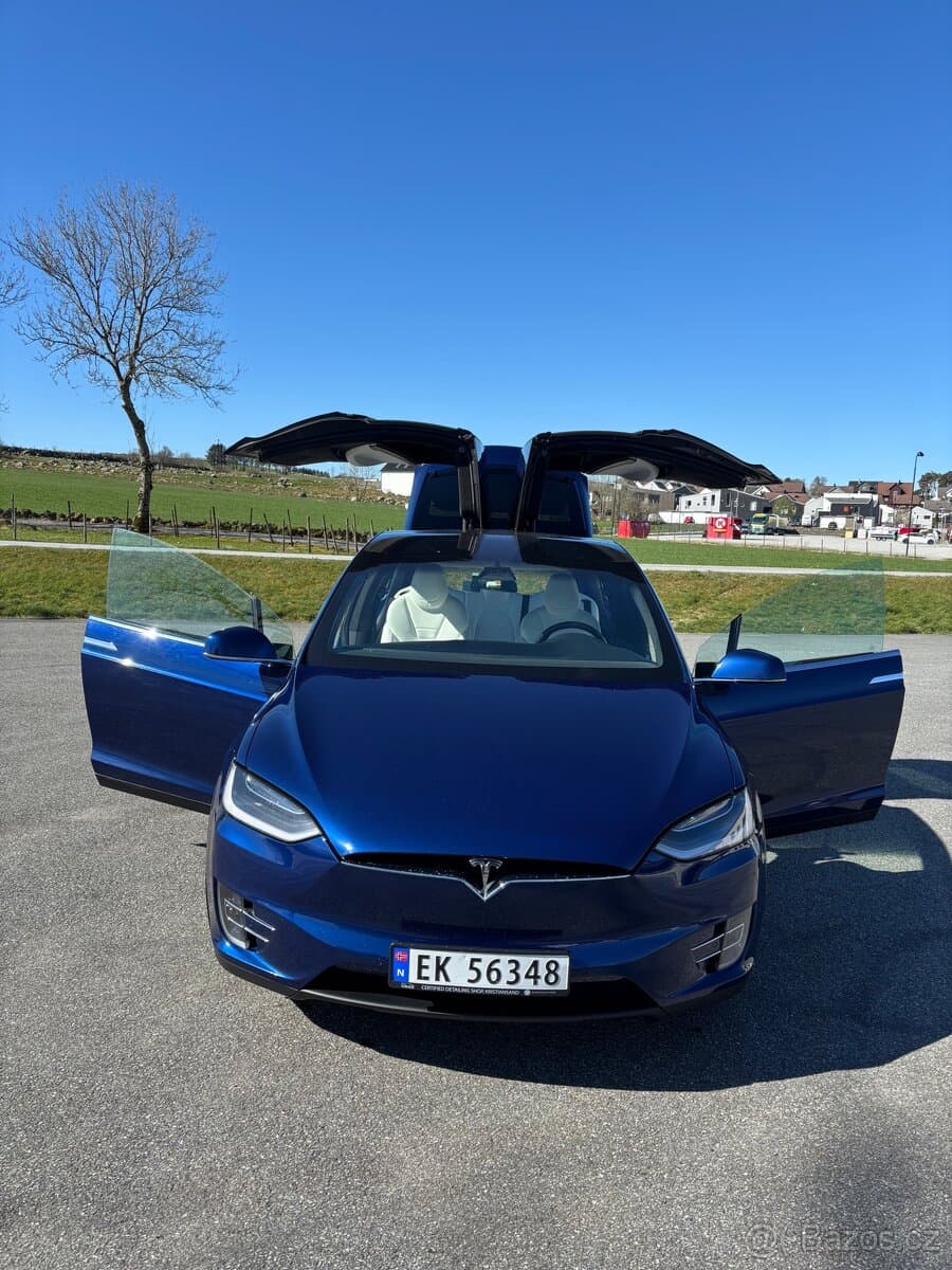2017 Tesla MODEL X - 16