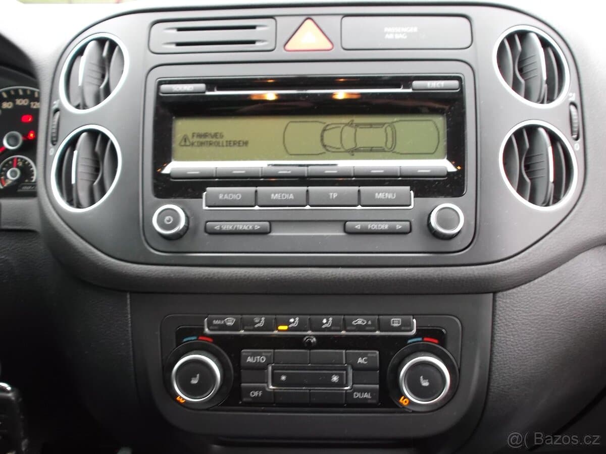 2011 Volkswagen GOLF - 16
