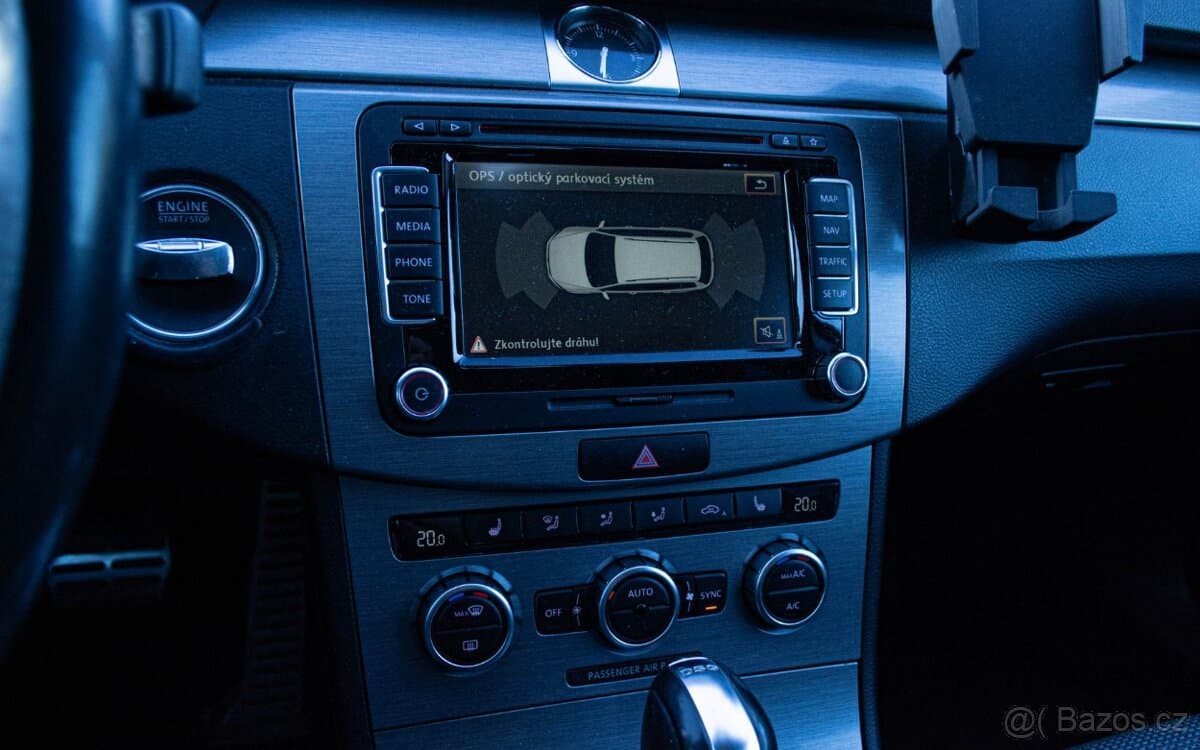 2012 Volkswagen PASSAT - 16